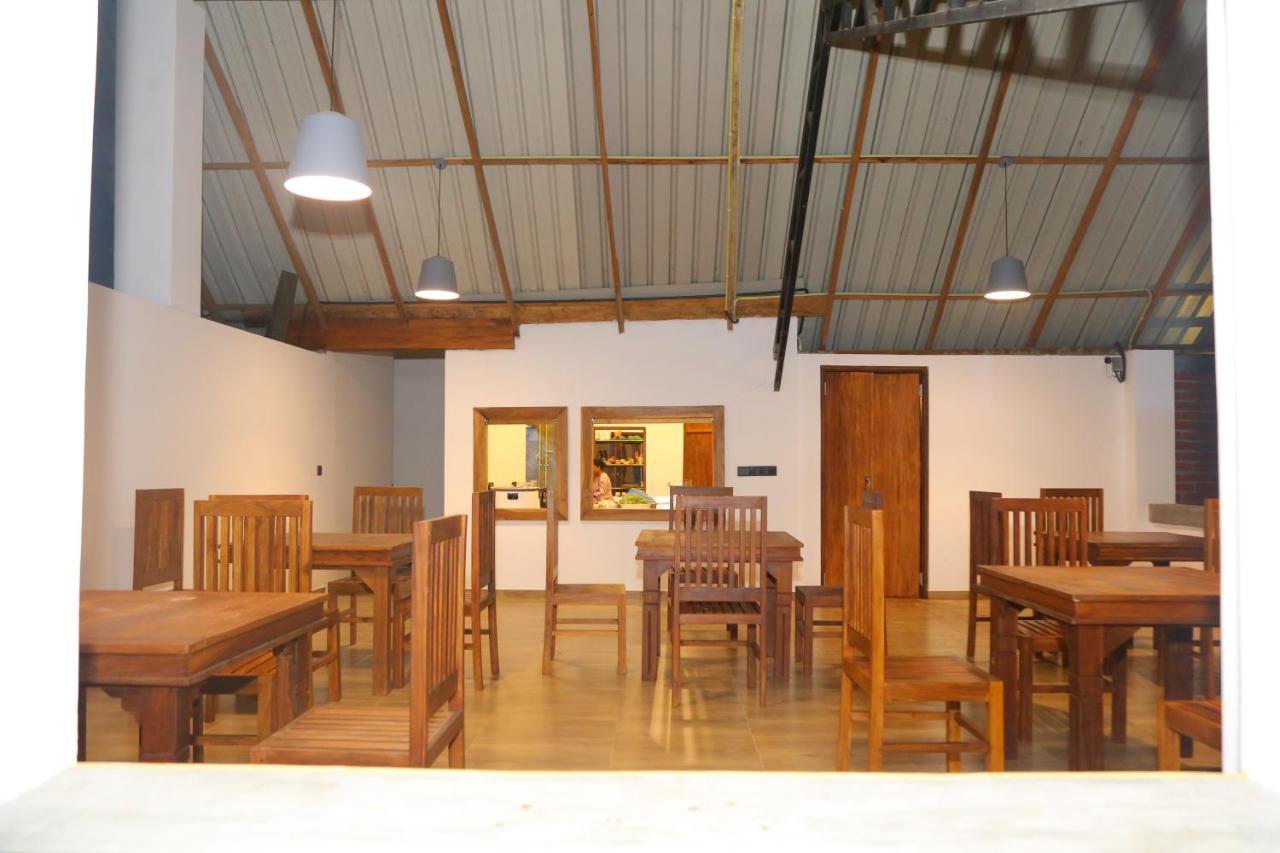 Naturaliza Sigirîya Extérieur photo